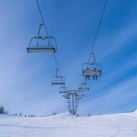 Villa Tahkon Riihiranta - 4 Bedroom By The - Tasokas Tilava Rantamoekki *