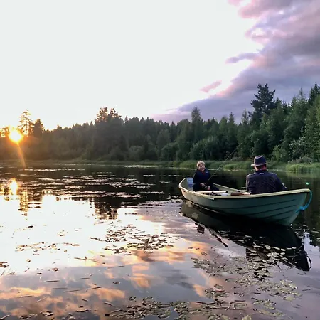 Villa Tahkon Riihiranta - 4 Bedroom By The - Tasokas Tilava Rantamoekki Tahkovuori