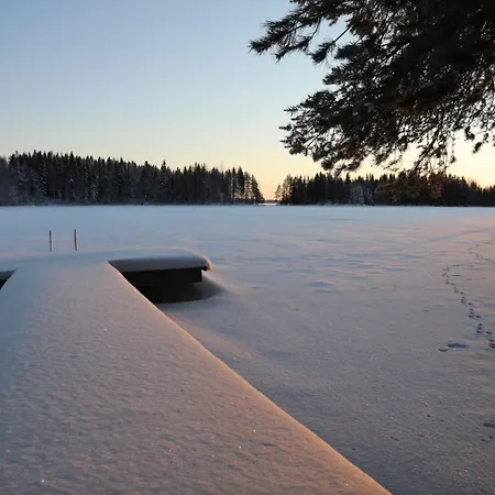 Tahkon Riihiranta - 4 Bedroom By The - Tasokas Tilava Rantamoekki Villa Tahkovuori