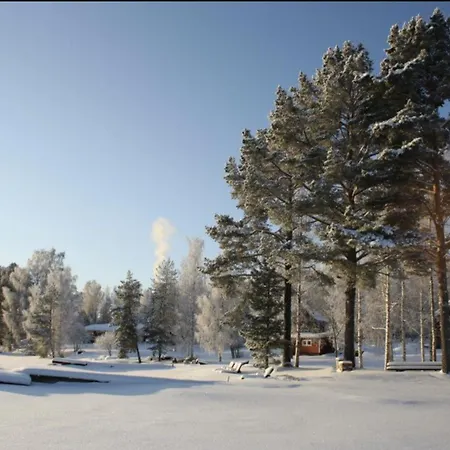 Villa Tahkon Riihiranta - 4 Bedroom By The - Tasokas Tilava Rantamoekki *