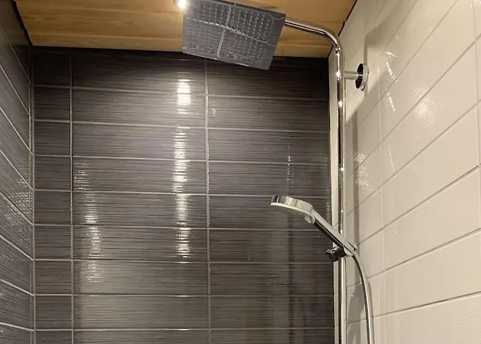 Tahkon Riihiranta - 4 Bedroom By The - Tasokas Tilava Rantamoekki 塔库沃里