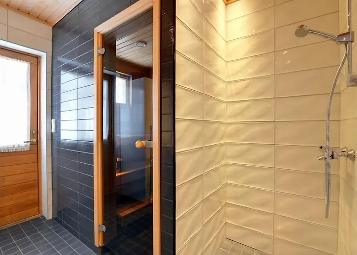 别墅 Tahkon Riihiranta - 4 Bedroom By The - Tasokas Tilava Rantamoekki *