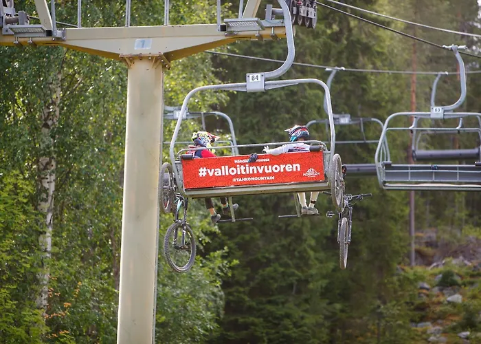 Tahkon Riihiranta - 4 Bedroom By The - Tasokas Tilava Rantamoekki 别墅